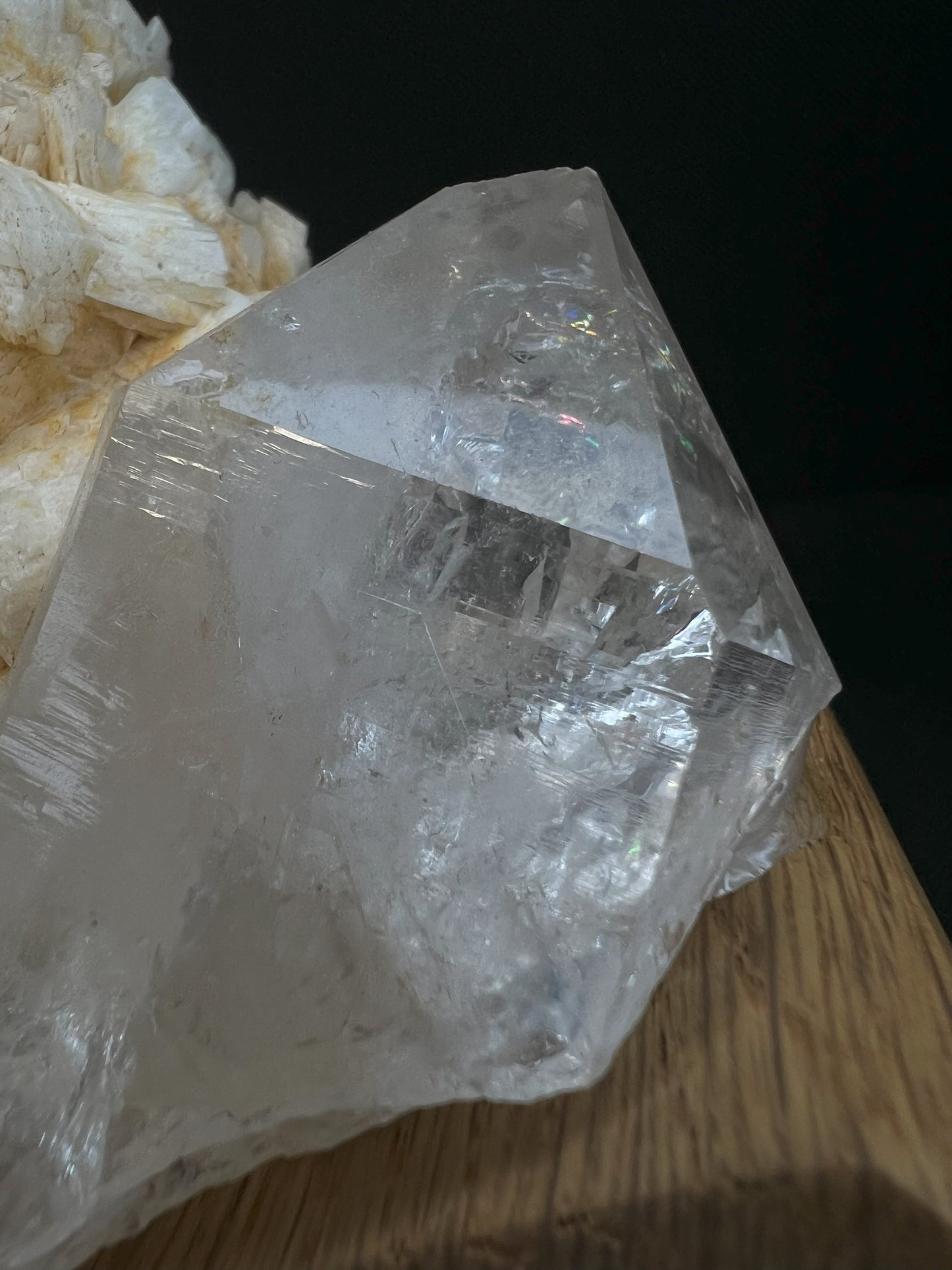 Clear Quartz On Feldspar rom Arkansas- Collectors Piece, Gift