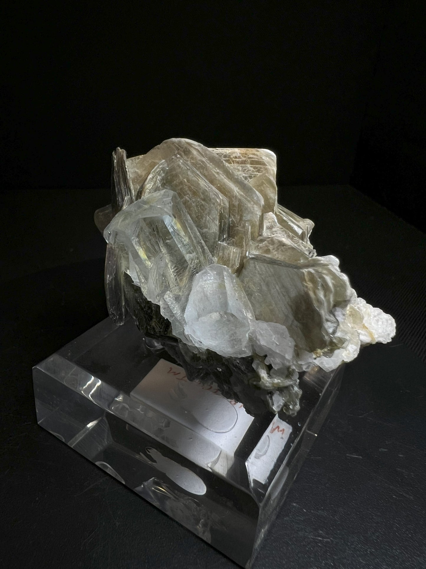 Outstanding Perfectly Terminated Aquamarine On Mica From Nagar Valley Pakistan Collectors Piece