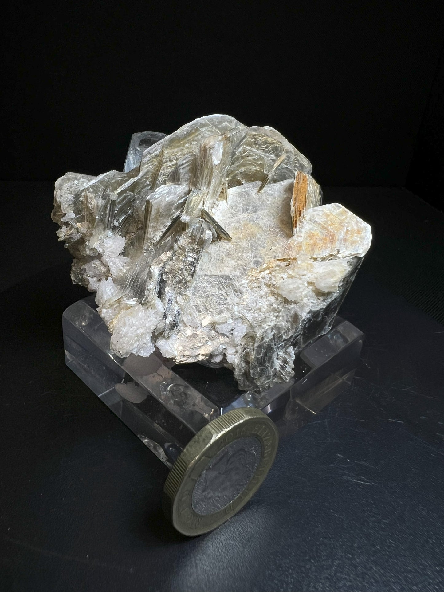 Outstanding Perfectly Terminated Aquamarine On Mica From Nagar Valley Pakistan Collectors Piece