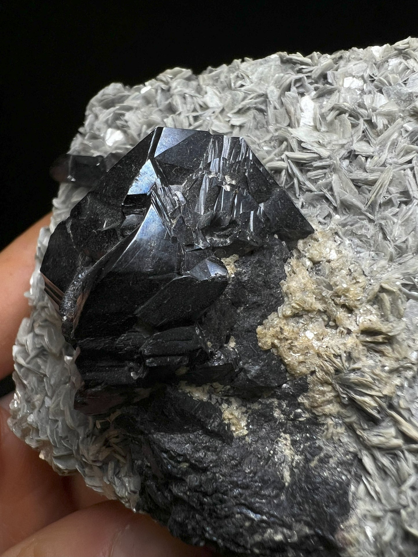Cassiterite on Muscovite from Xuebaoding Mountain near Pingwu, Sichuan Province, China