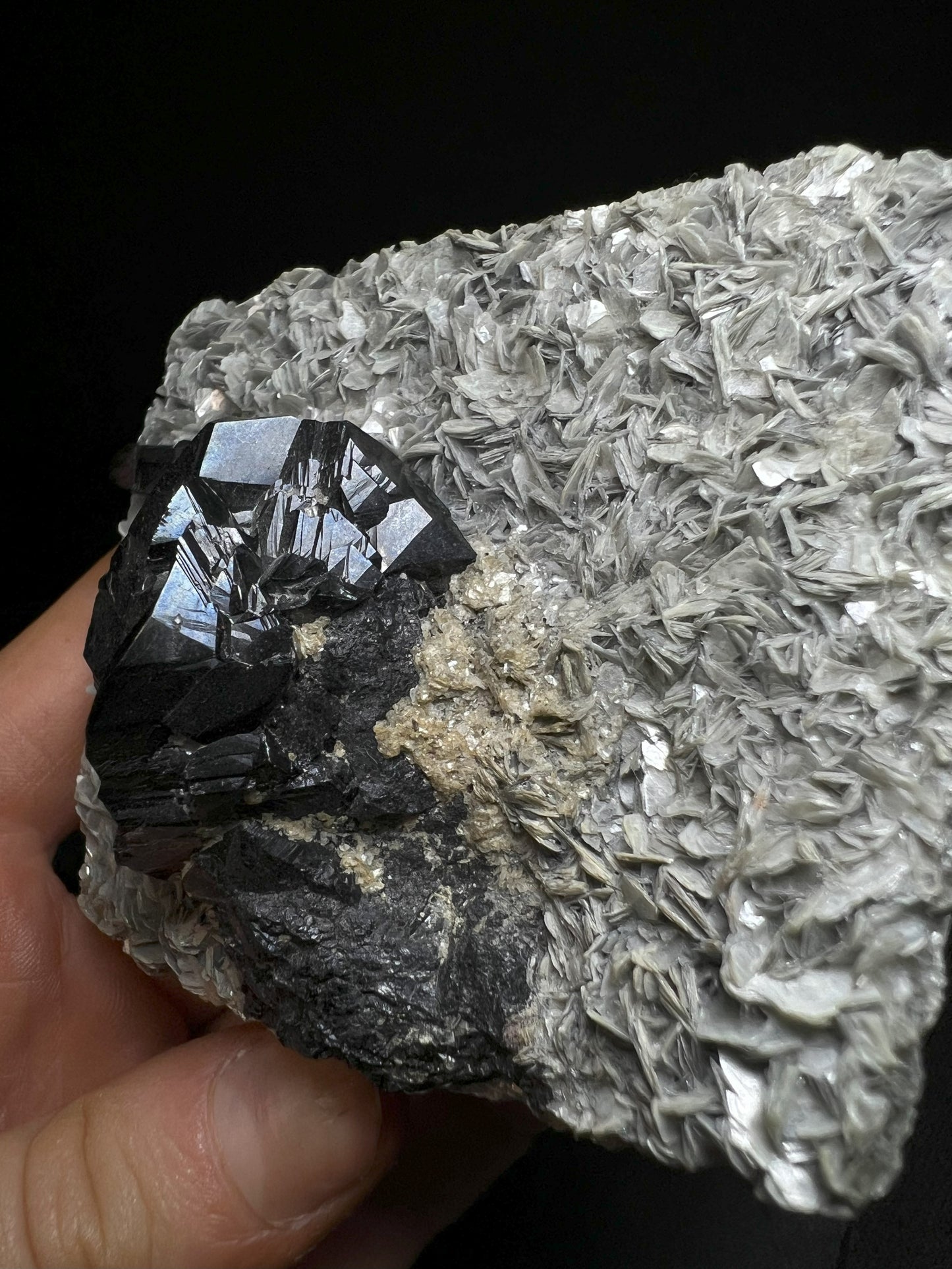 Cassiterite on Muscovite from Xuebaoding Mountain near Pingwu, Sichuan Province, China