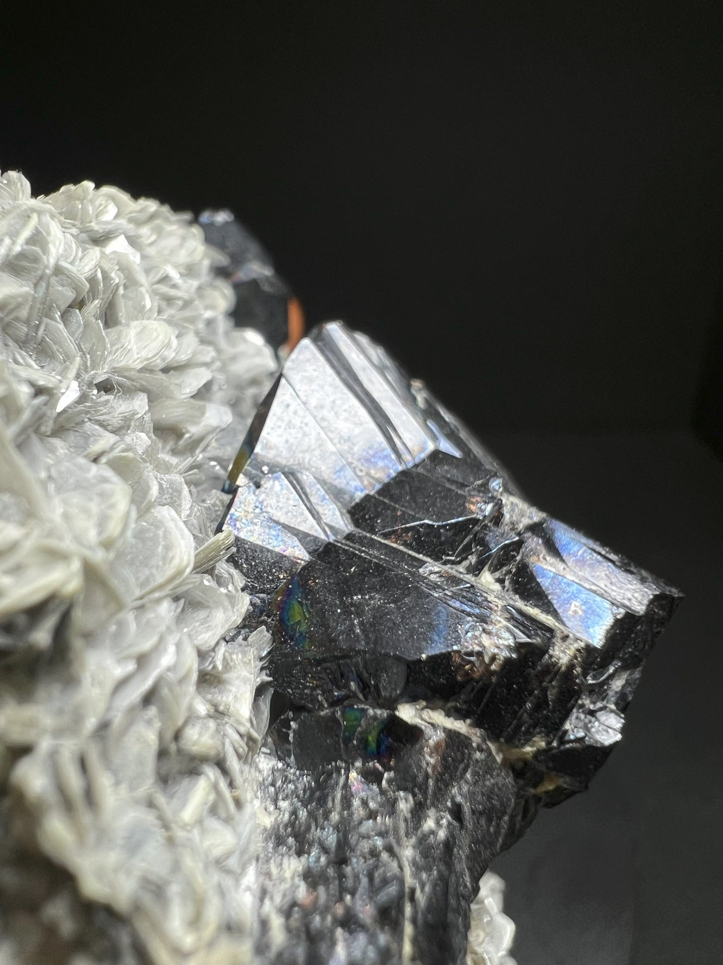 Cassiterite on Muscovite from Xuebaoding Mountain near Pingwu, Sichuan Province, China