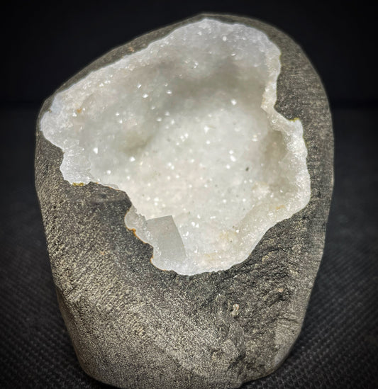 Outstanding Rare Druzy Chalcedony And Apophyllite Geode From Jalgaon District Maharashtra India Collectors Piece Home Décor