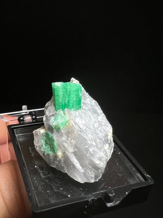 Terminated Emerald In Matrix From Sandawana Mine, Mweza Range, Zimbabwe- Collectors Piece, Crystal Healing, Gemstone (Box Included)