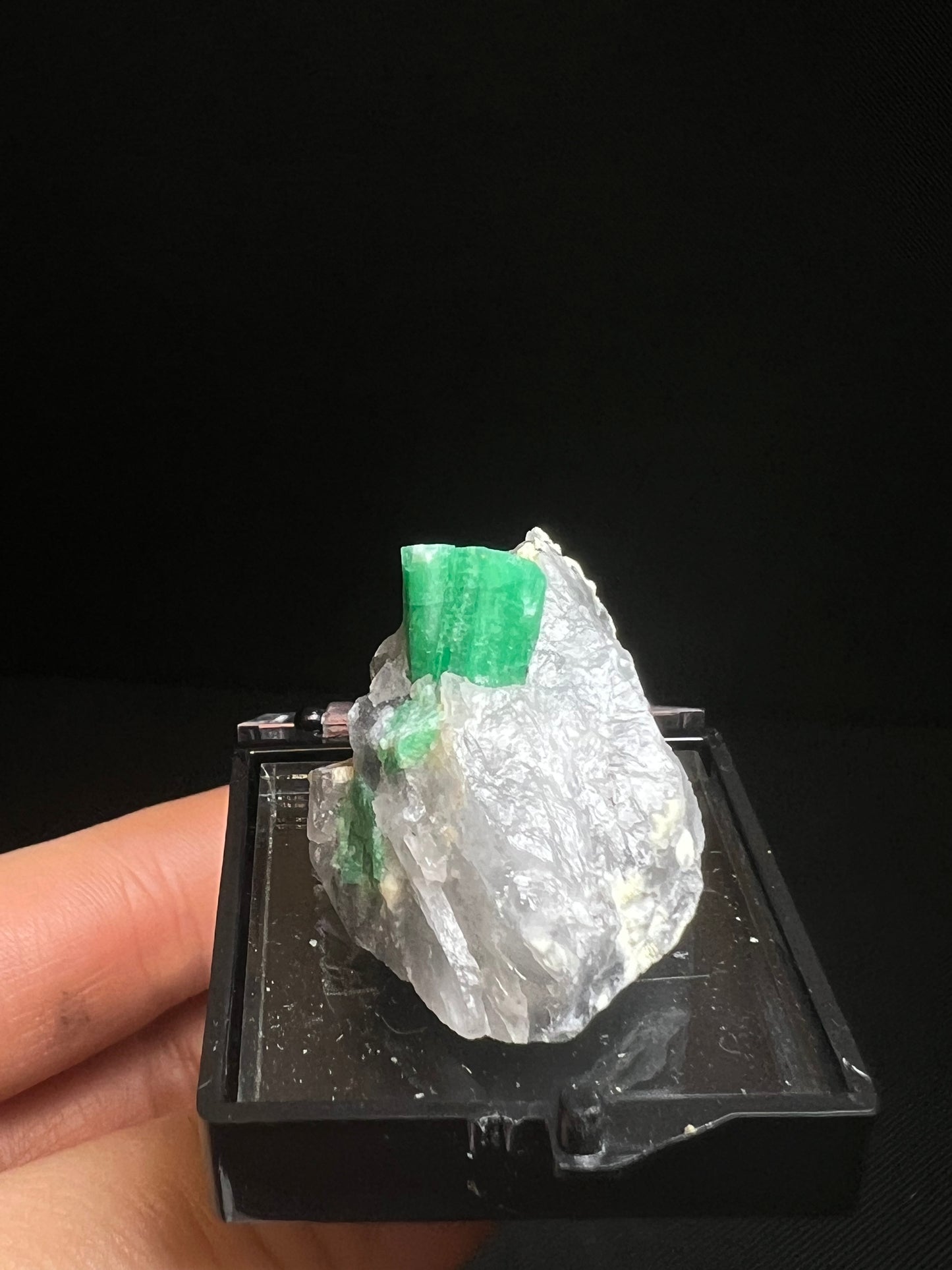 Terminated Emerald In Matrix From Sandawana Mine, Mweza Range, Zimbabwe- Collectors Piece, Crystal Healing, Gemstone (Box Included)
