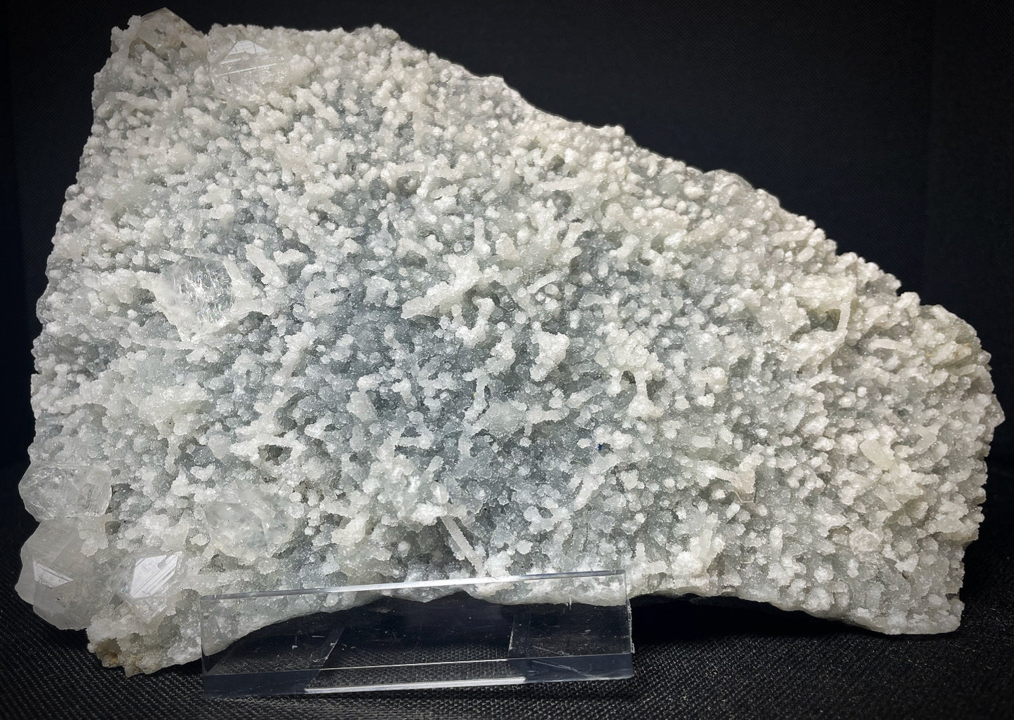 Outstanding Rare Druzy Quartz, Chalcedony And Apophyllite Specimen From Jalgaon District Maharashtra India Collectors Piece Home Décor