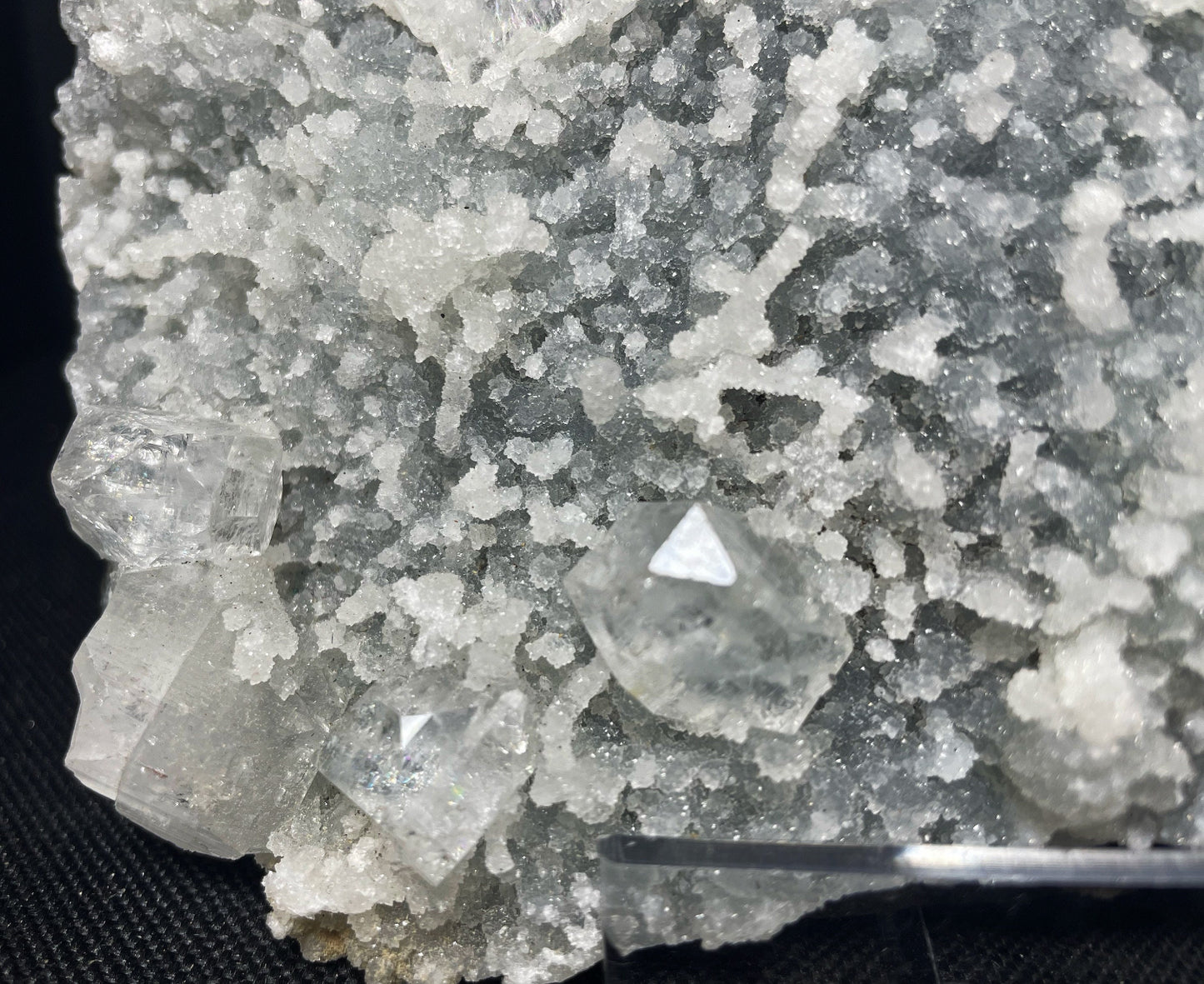 Outstanding Rare Druzy Quartz, Chalcedony And Apophyllite Specimen From Jalgaon District Maharashtra India Collectors Piece Home Décor