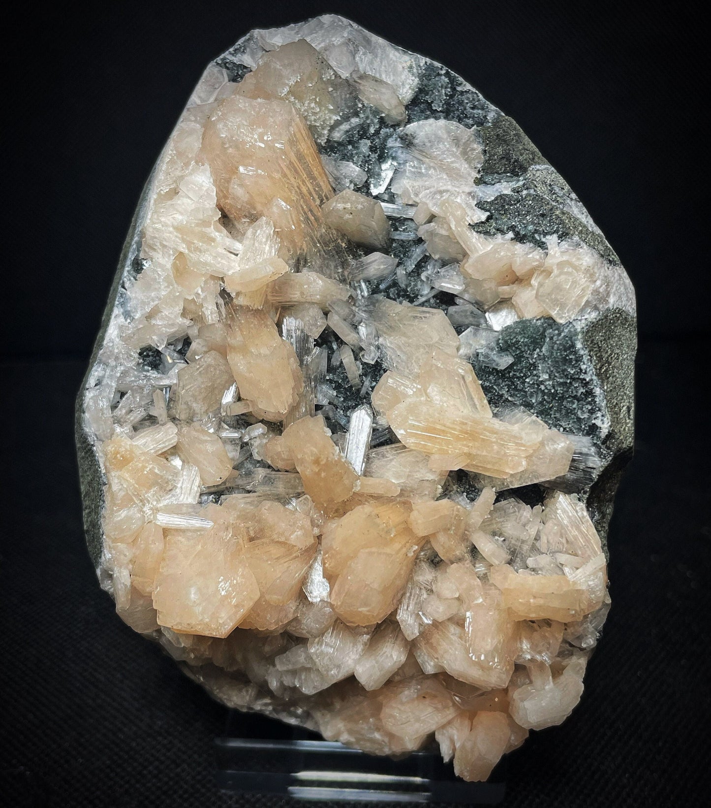 Outstanding Rare Peach Apophyllite And Druzy Chalcedony Specimen From Jalgaon District Maharashtra India Collectors Piece Home Décor