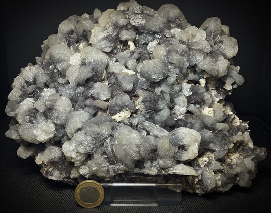 Outstanding Rare Stilbite, Apophyllite, Chalcedony and Black Stilbite From Jalgaon District Maharashtra India Collectors Piece Home Decor