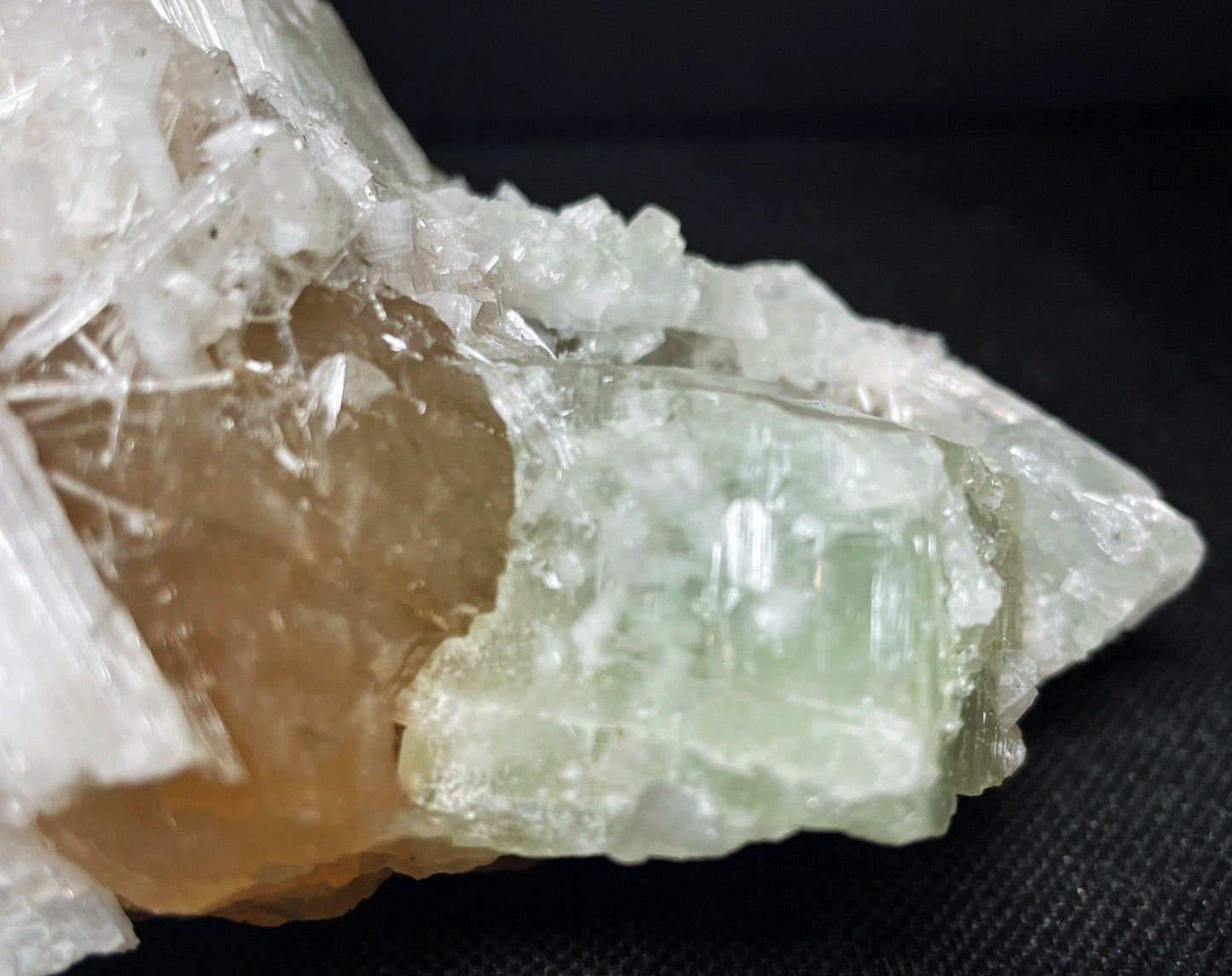 Outstanding Rare Scolecite, Mesolite, Green Apophyllite And Stilbite From Jalgaon District Maharashtra India Collectors Specimen Home Décor