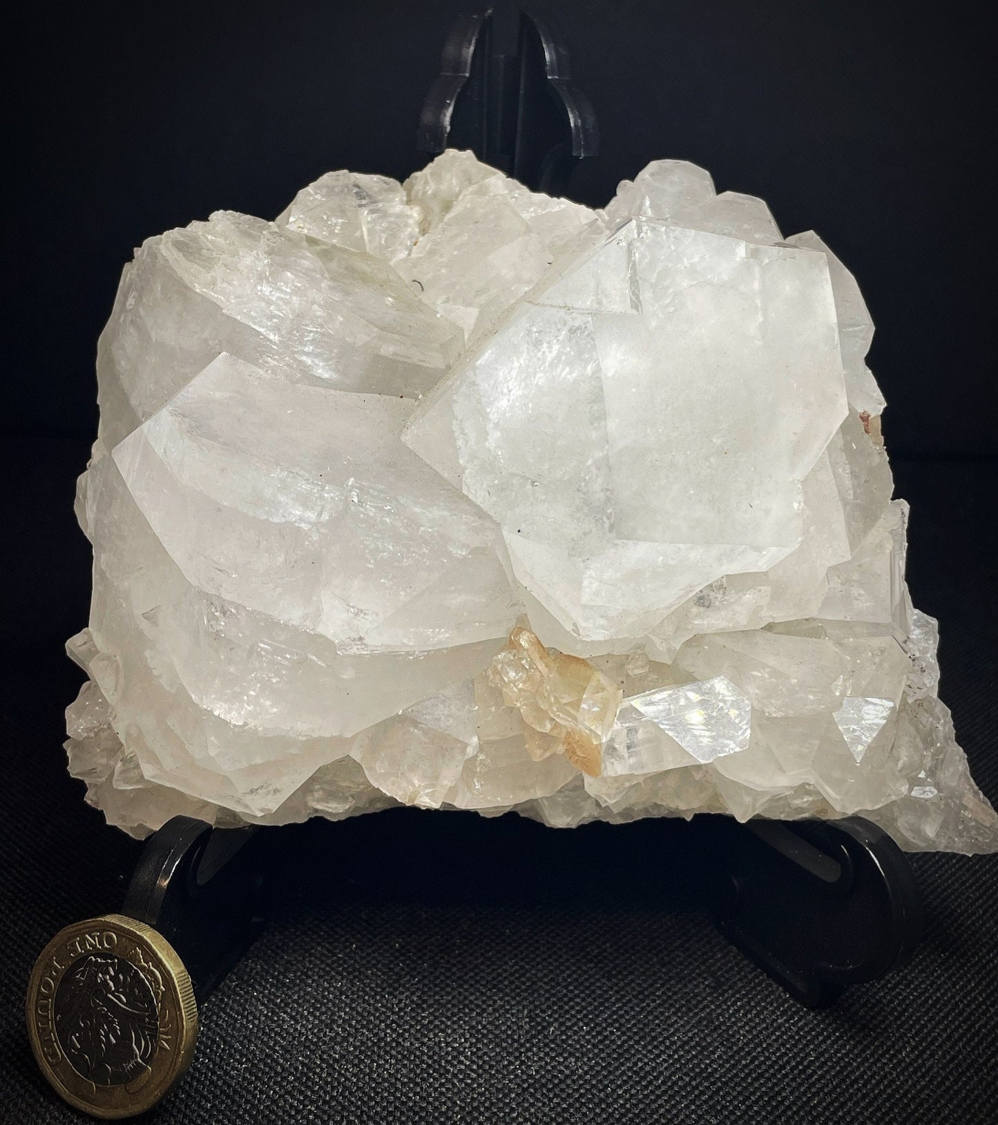 Apophyllite And Stilbite From Jalgaon District Maharashtra India Collectors Piece Home Décor