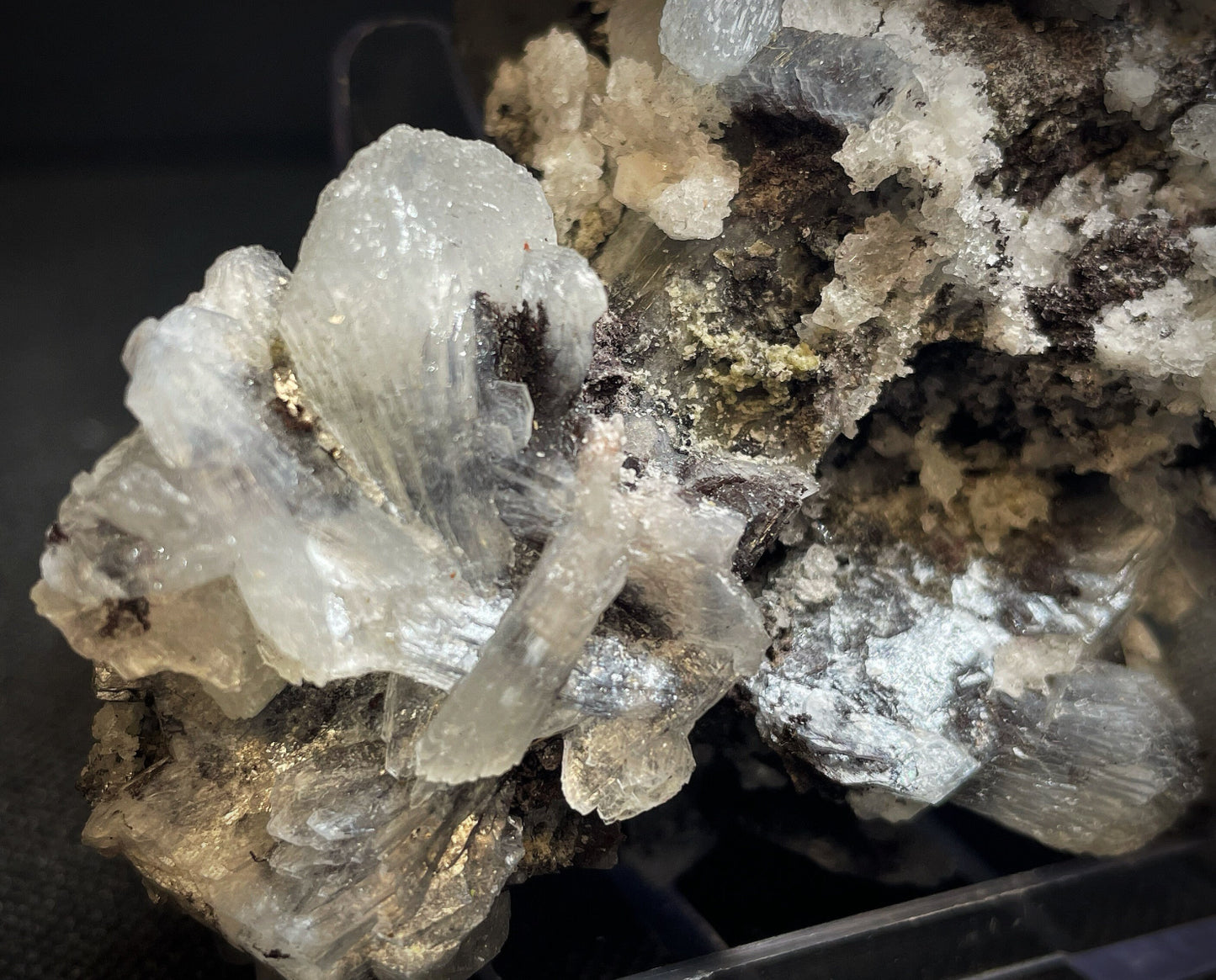 Grey Stilbite From Jalgaon District Maharashtra India Collectors Piece Home Déco