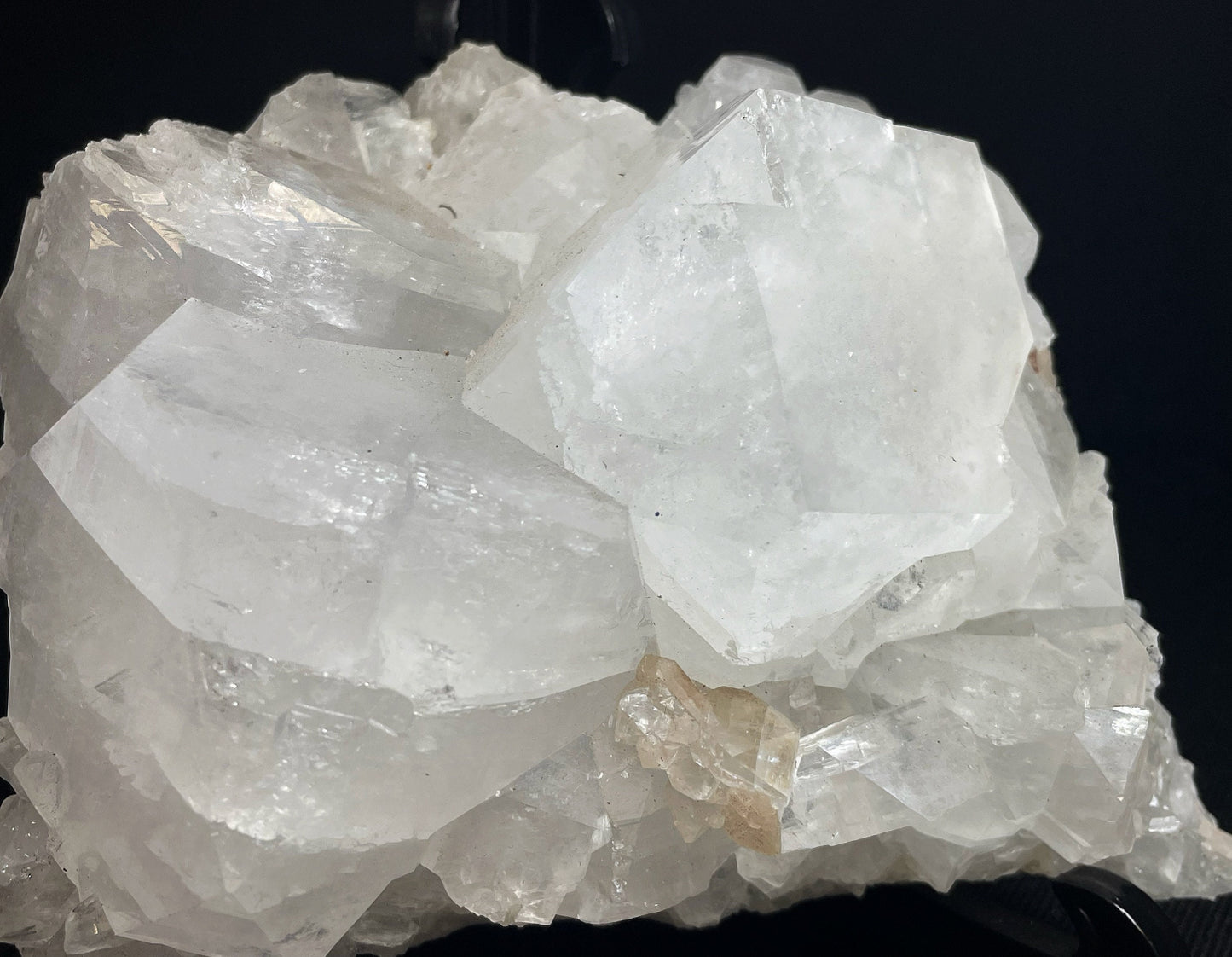 Apophyllite And Stilbite From Jalgaon District Maharashtra India Collectors Piece Home Décor