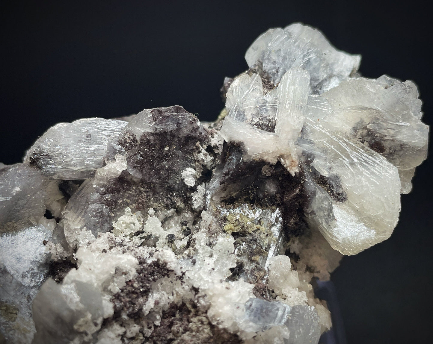 Grey Stilbite From Jalgaon District Maharashtra India Collectors Piece Home Déco