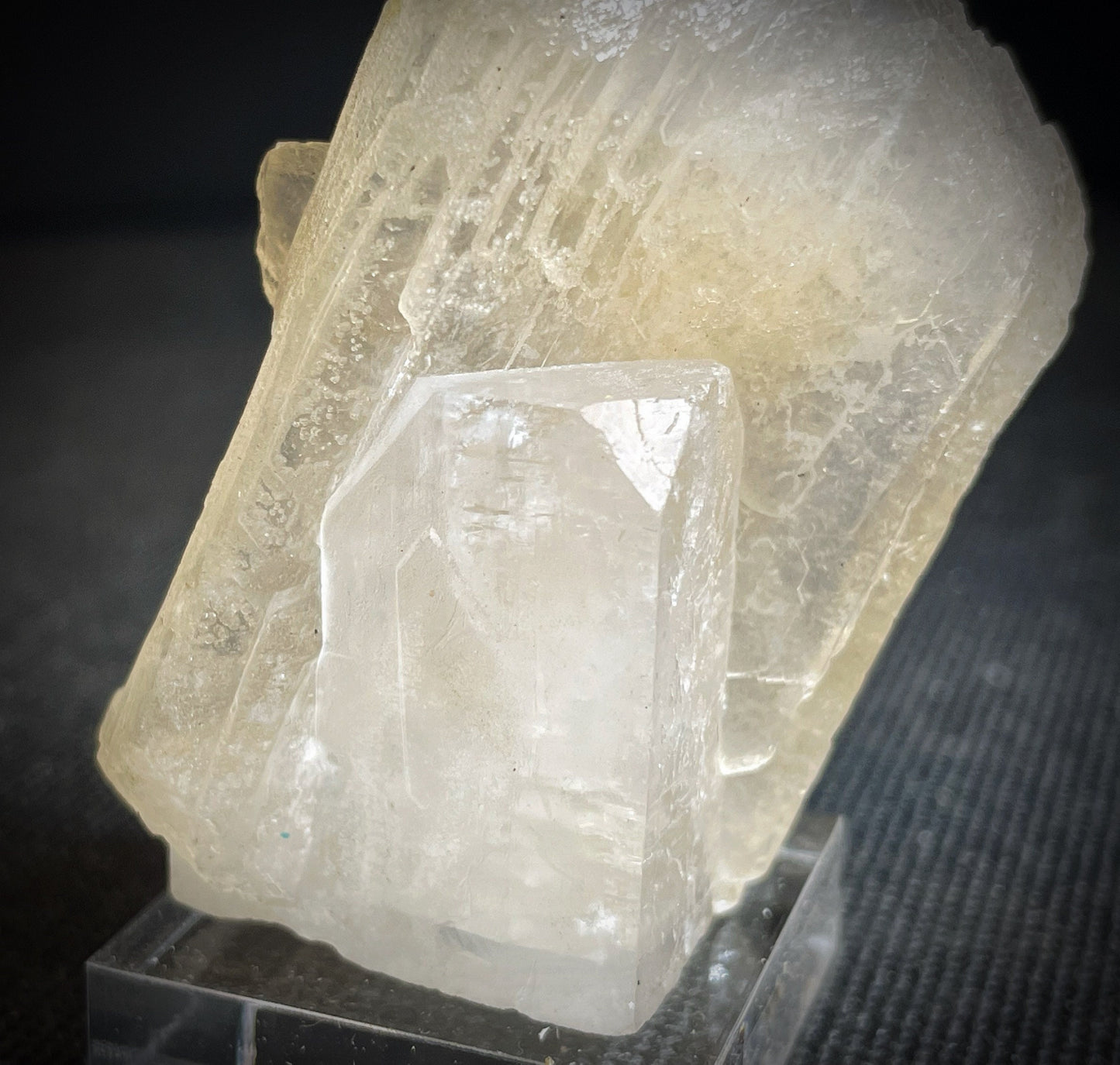 Spectacular Cubed Apophyllite With Stilbite Growing Through From Jalgaon District Maharashtra India Collectors Piece Home Décor