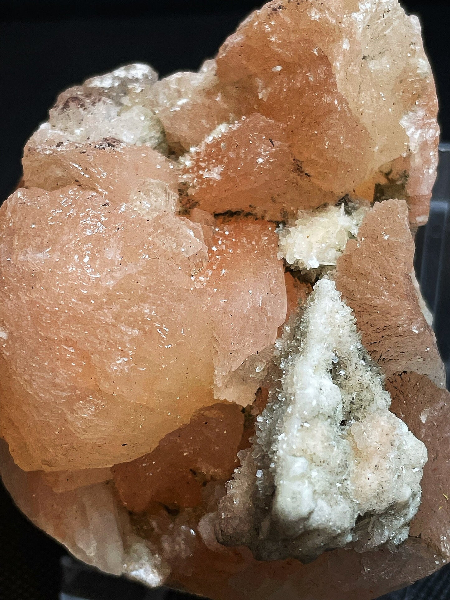 Stilbite And Heulandite From Jalgaon District Maharashtra India Collectors Piece Home Décor