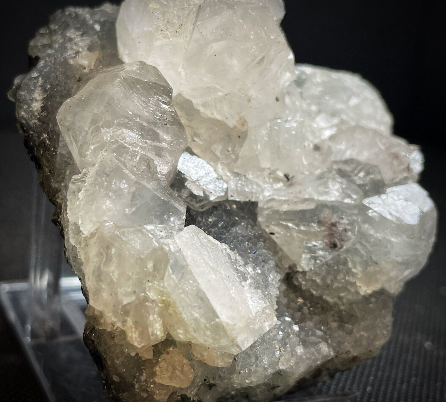 Apophyllite And Chalcedony Specimen From Jalgaon District Maharashtra India Collectors Specimen Home Décor