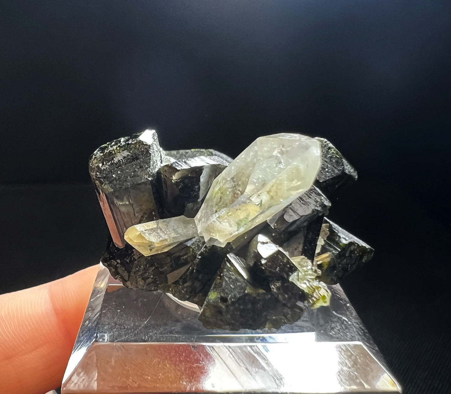 Epidote Quartz From Alaska- Collectors Piece, Home Décor