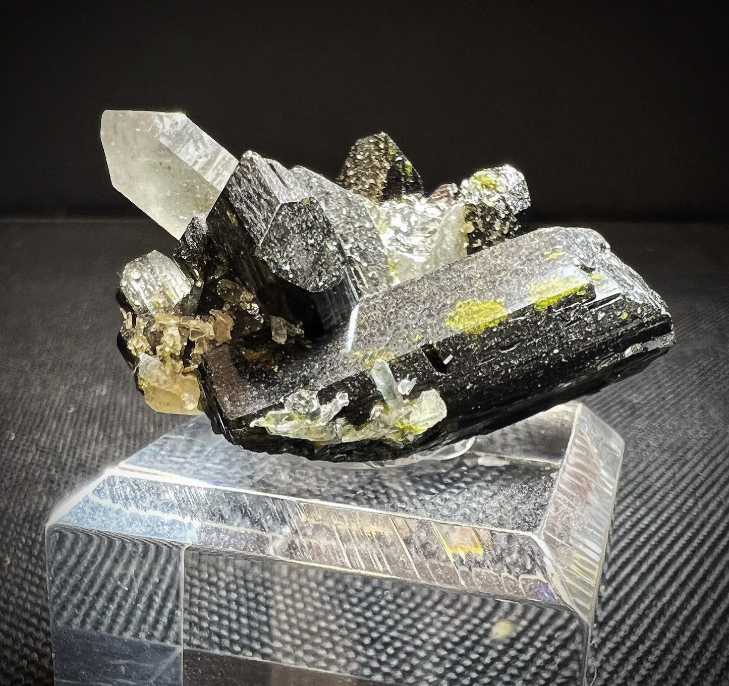 Epidote Quartz From Alaska- Collectors Piece, Home Décor