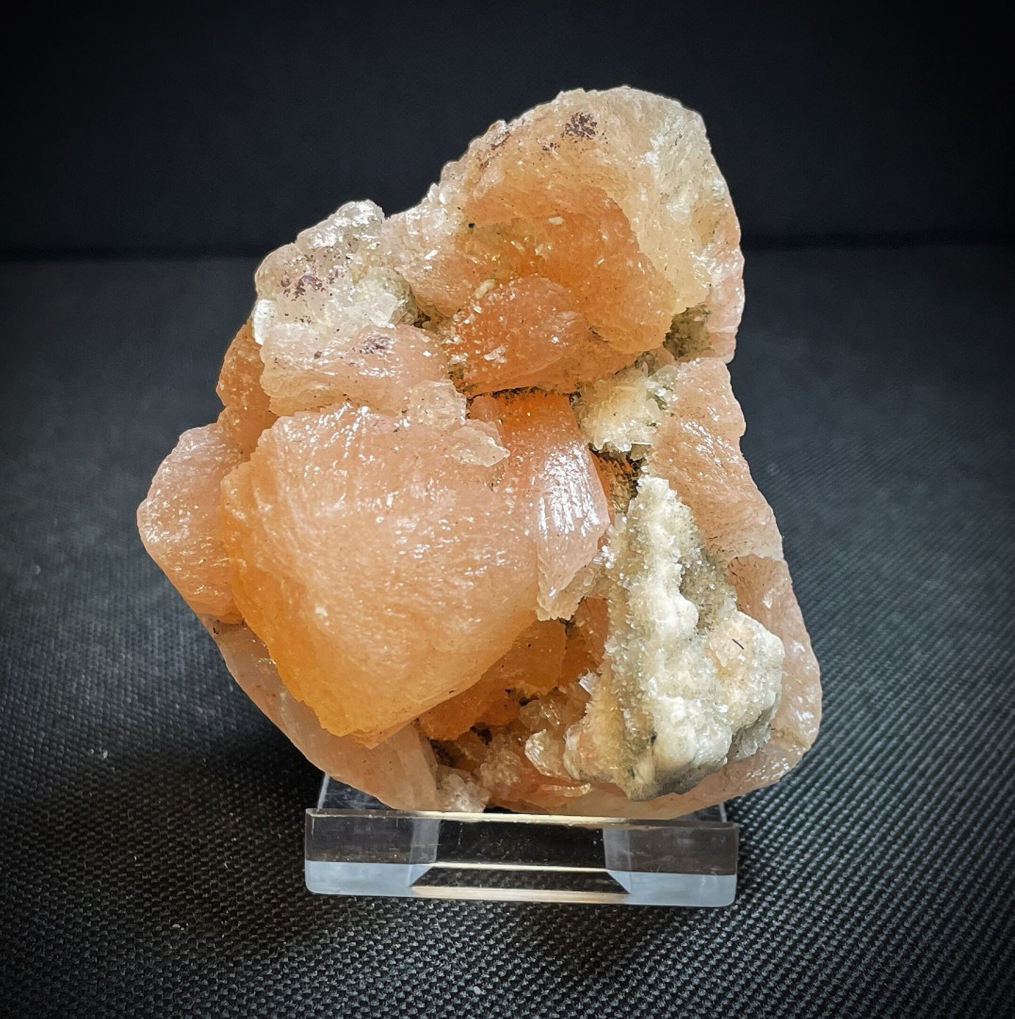 Stilbite And Heulandite From Jalgaon District Maharashtra India Collectors Piece Home Décor