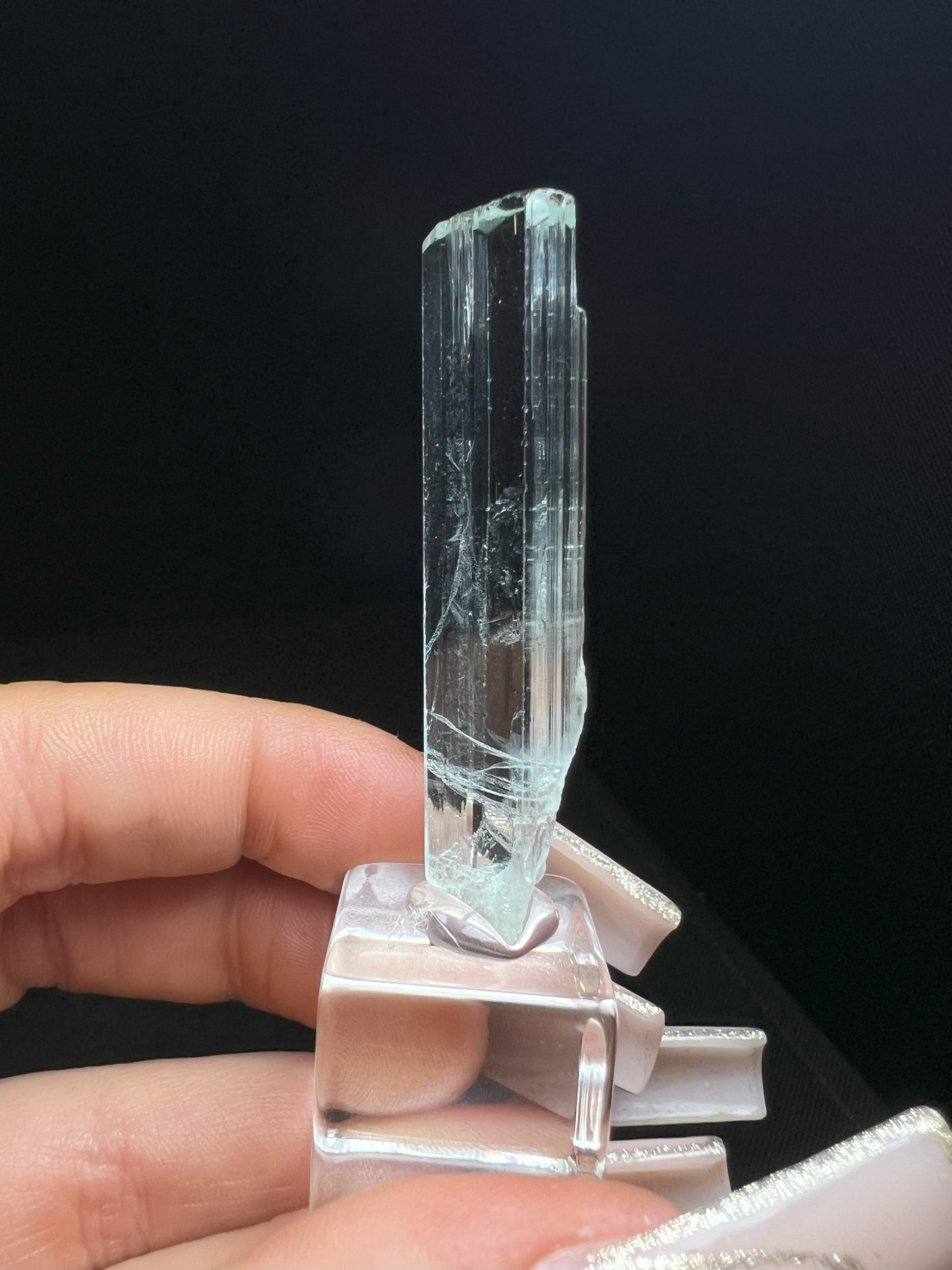 Phenomenal Natural Rough Gem Quality Aquamarine Specimen From Brazil (Stand Included)- Home décor, Collectors piece