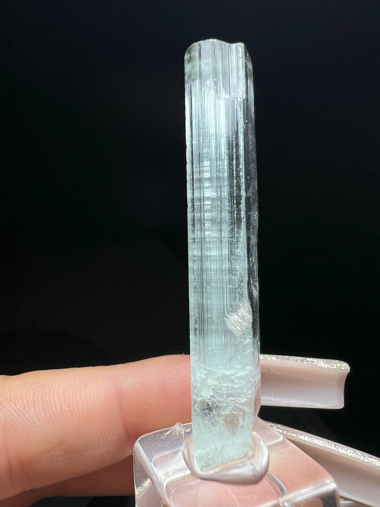 Phenomenal Natural Rough Gem Quality Aquamarine Specimen From Brazil (Stand Included)- Home décor, Collectors piece