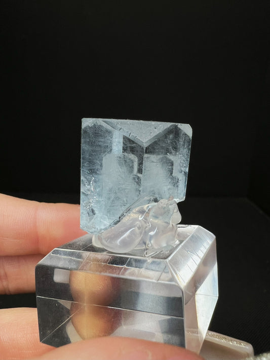 Phenomenal Natural Rough Aquamarine Specimen From Pakistan(Stand Included)- Home décor, Collectors piece