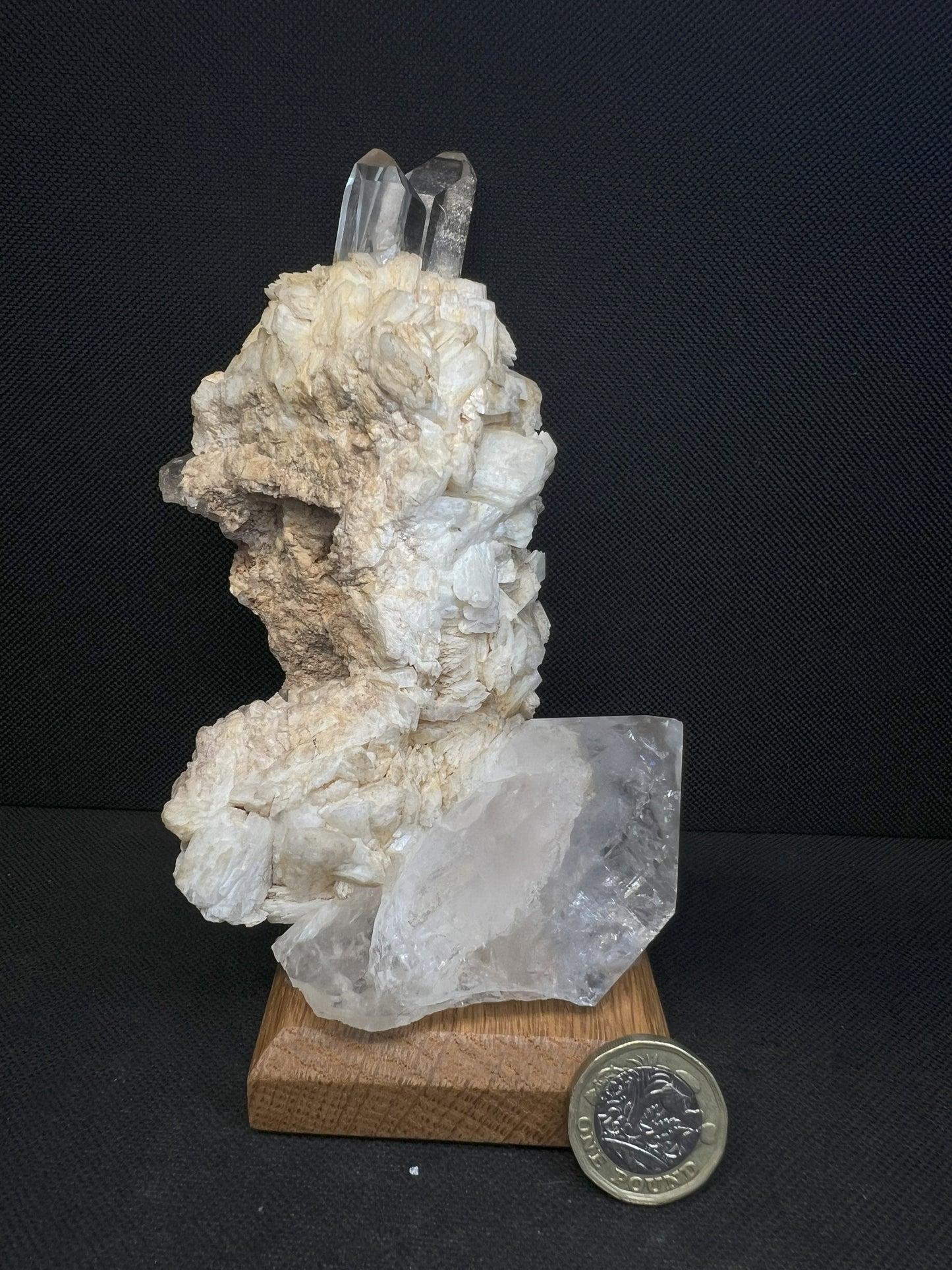 Clear Quartz On Feldspar rom Arkansas- Collectors Piece, Gift
