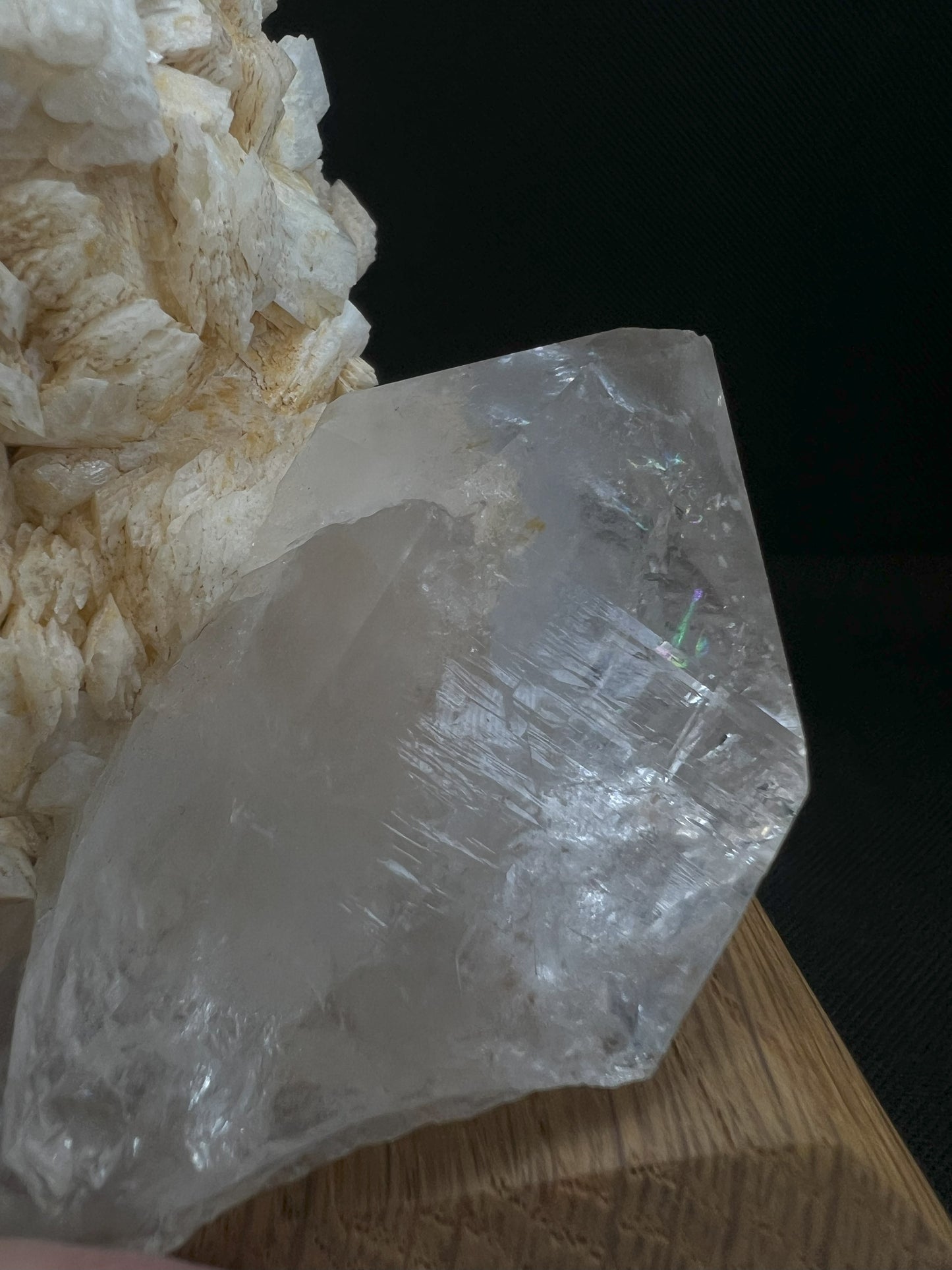 Clear Quartz On Feldspar rom Arkansas- Collectors Piece, Gift