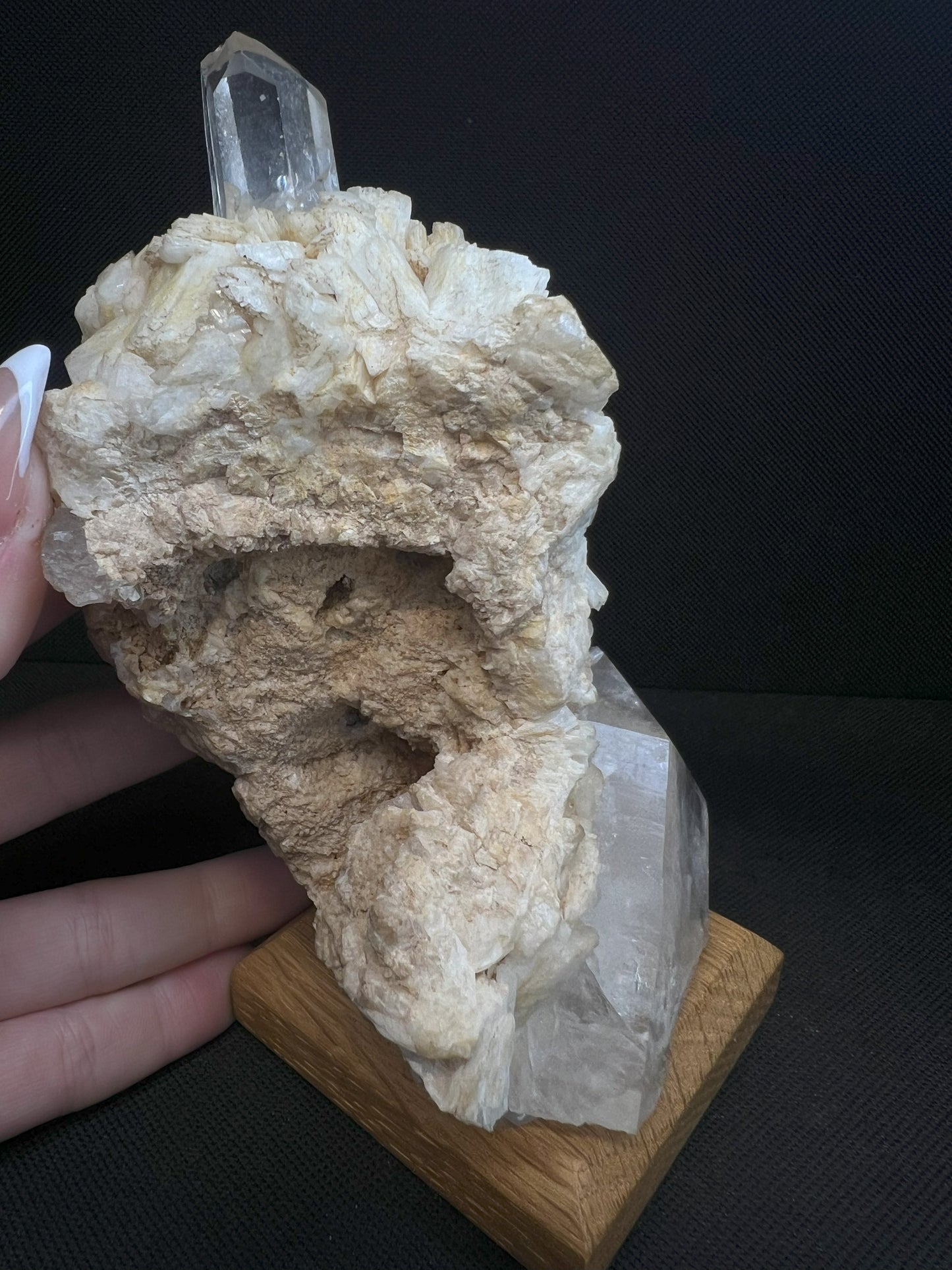 Clear Quartz On Feldspar rom Arkansas- Collectors Piece, Gift