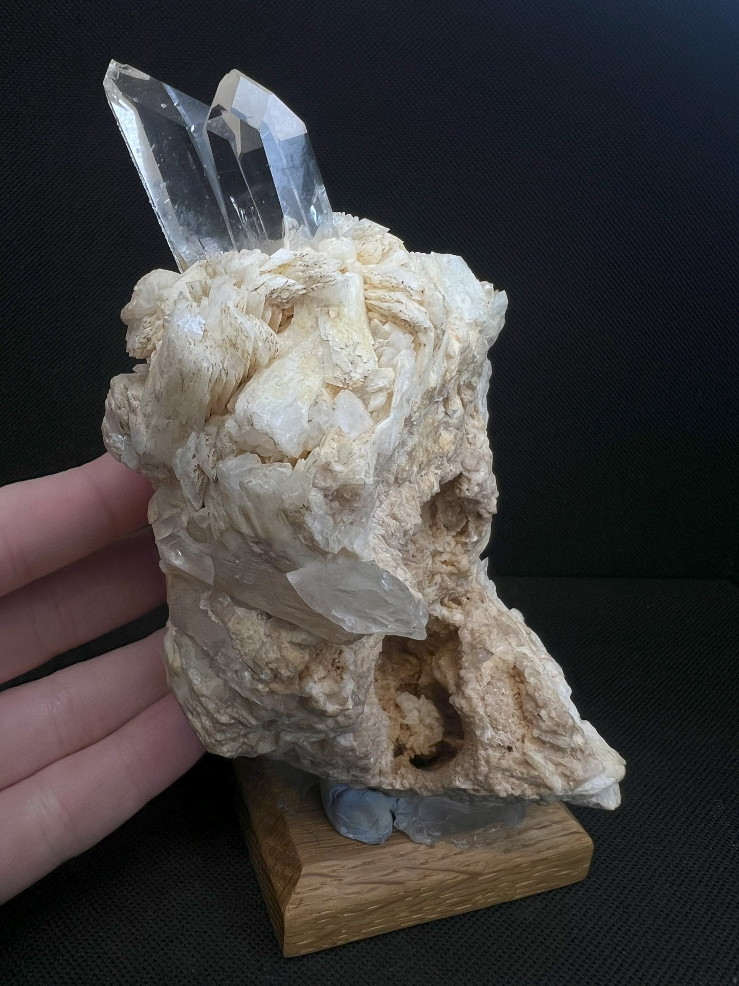 Clear Quartz On Feldspar rom Arkansas- Collectors Piece, Gift