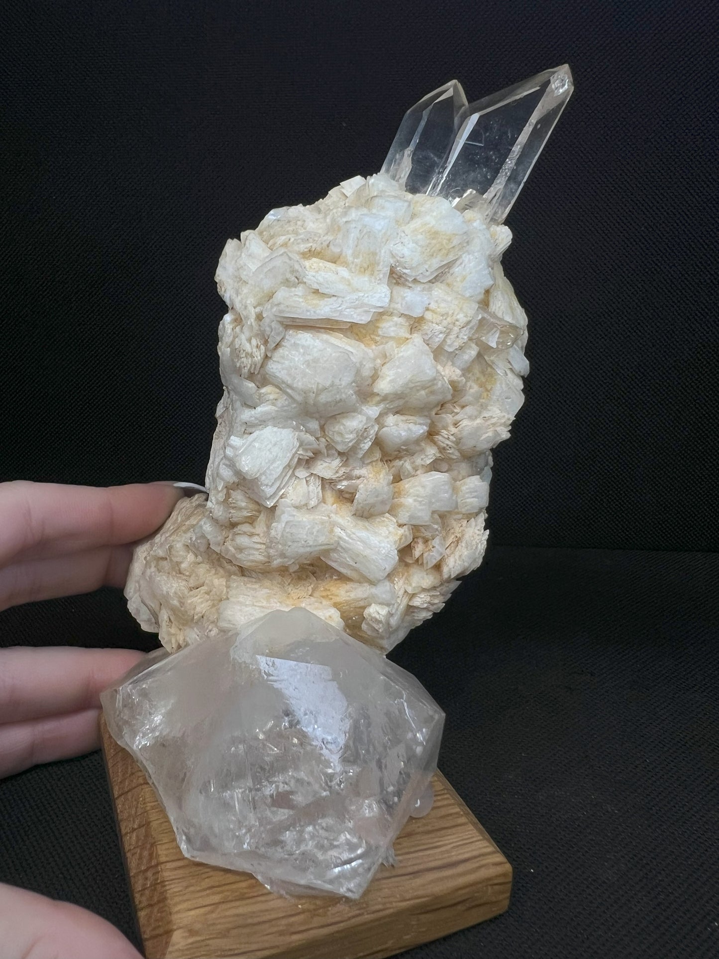 Clear Quartz On Feldspar rom Arkansas- Collectors Piece, Gift