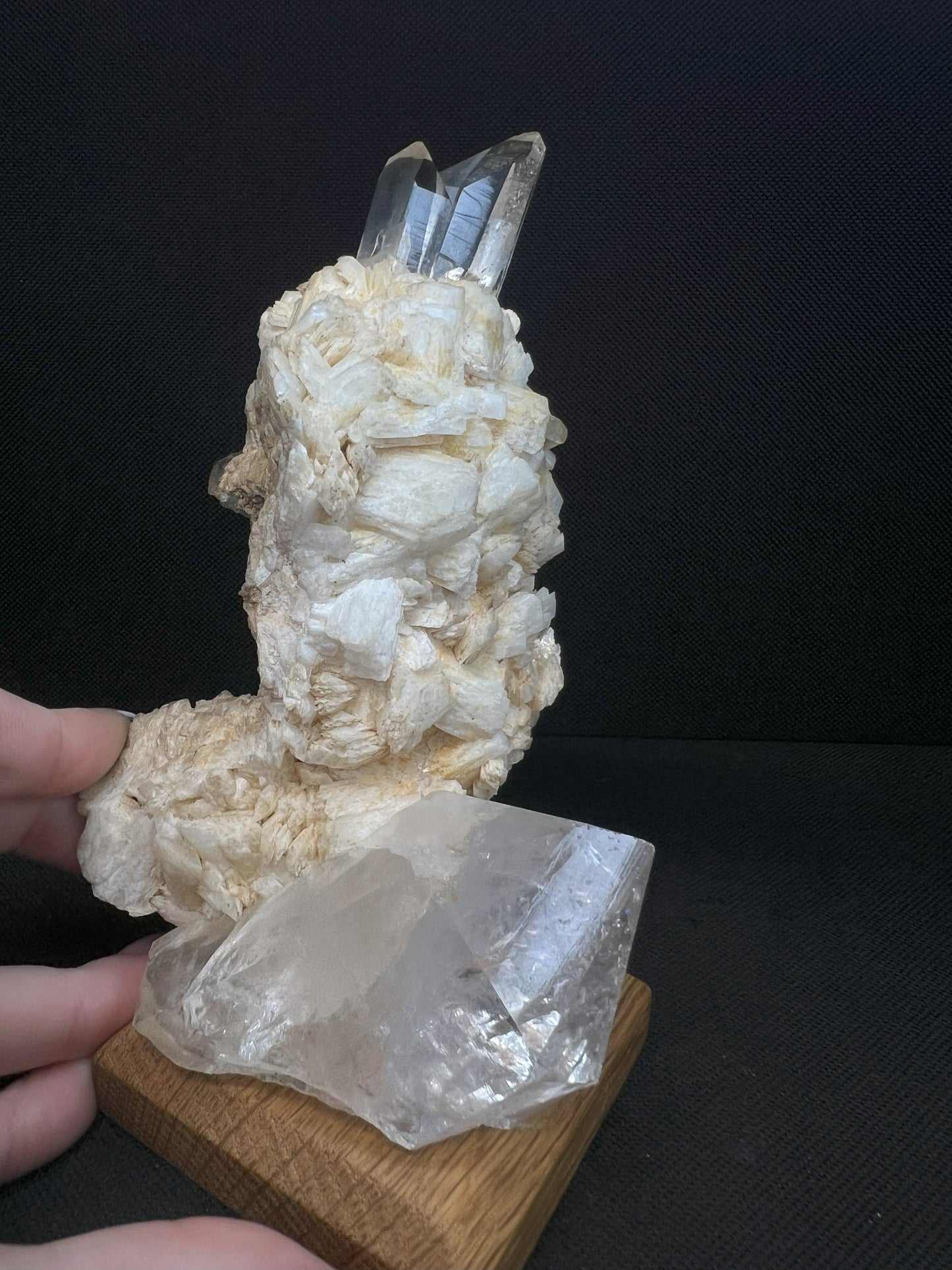 Clear Quartz On Feldspar rom Arkansas- Collectors Piece, Gift