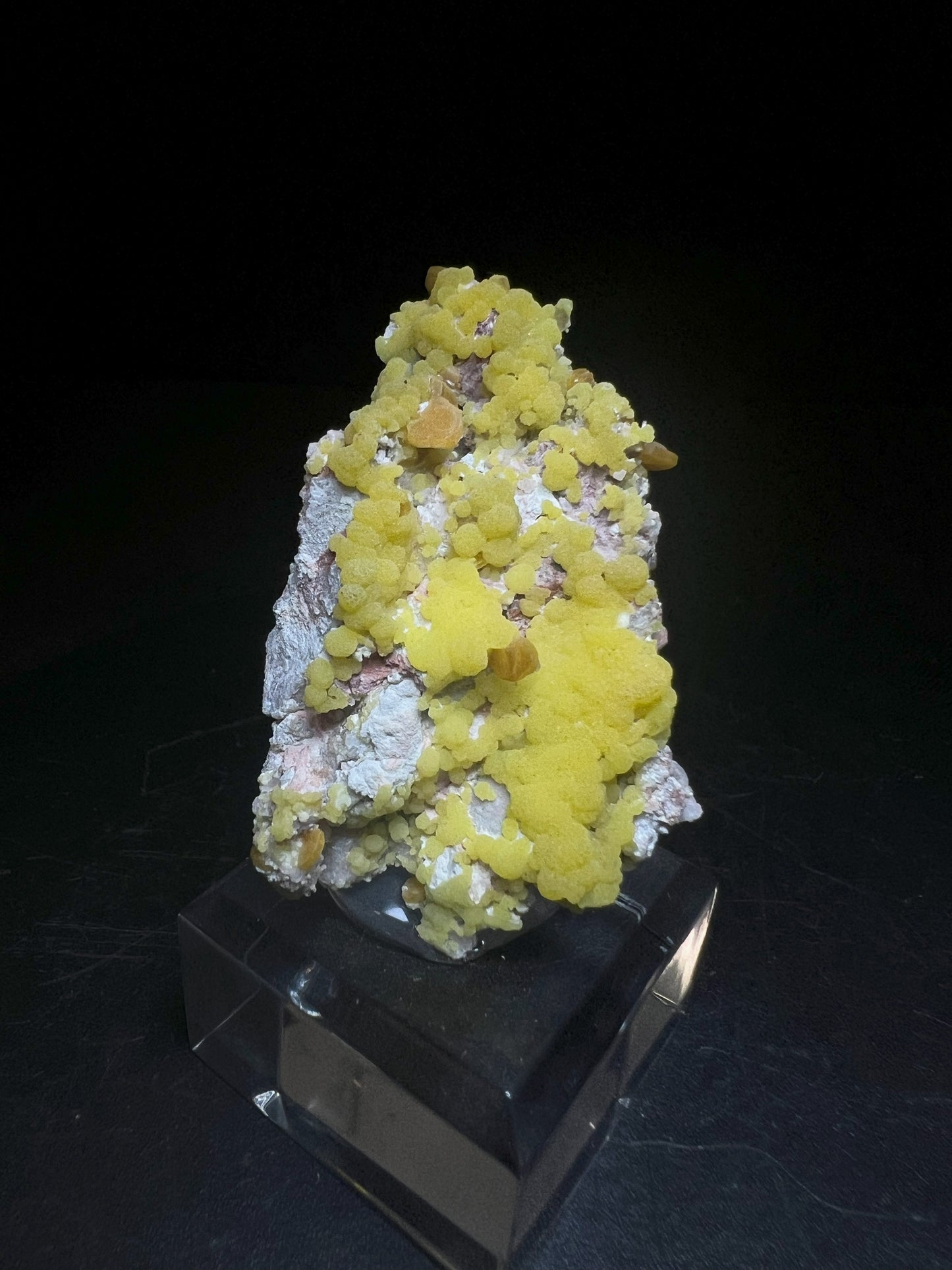 Wulfenite And Mimetite From La Morita Mine , Mexico (Stand Included) Collectors Piece