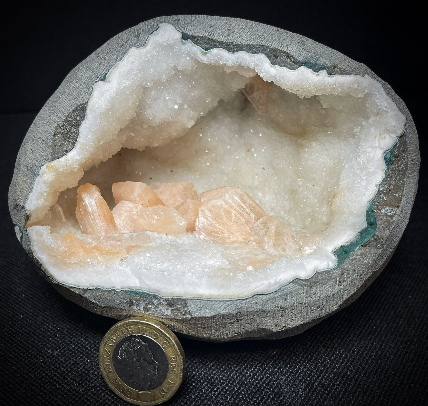 Outstanding Rare Druzy Chalcedony And Phillipsite Geode From Jalgaon District Maharashtra India Collectors Piece Home Décor