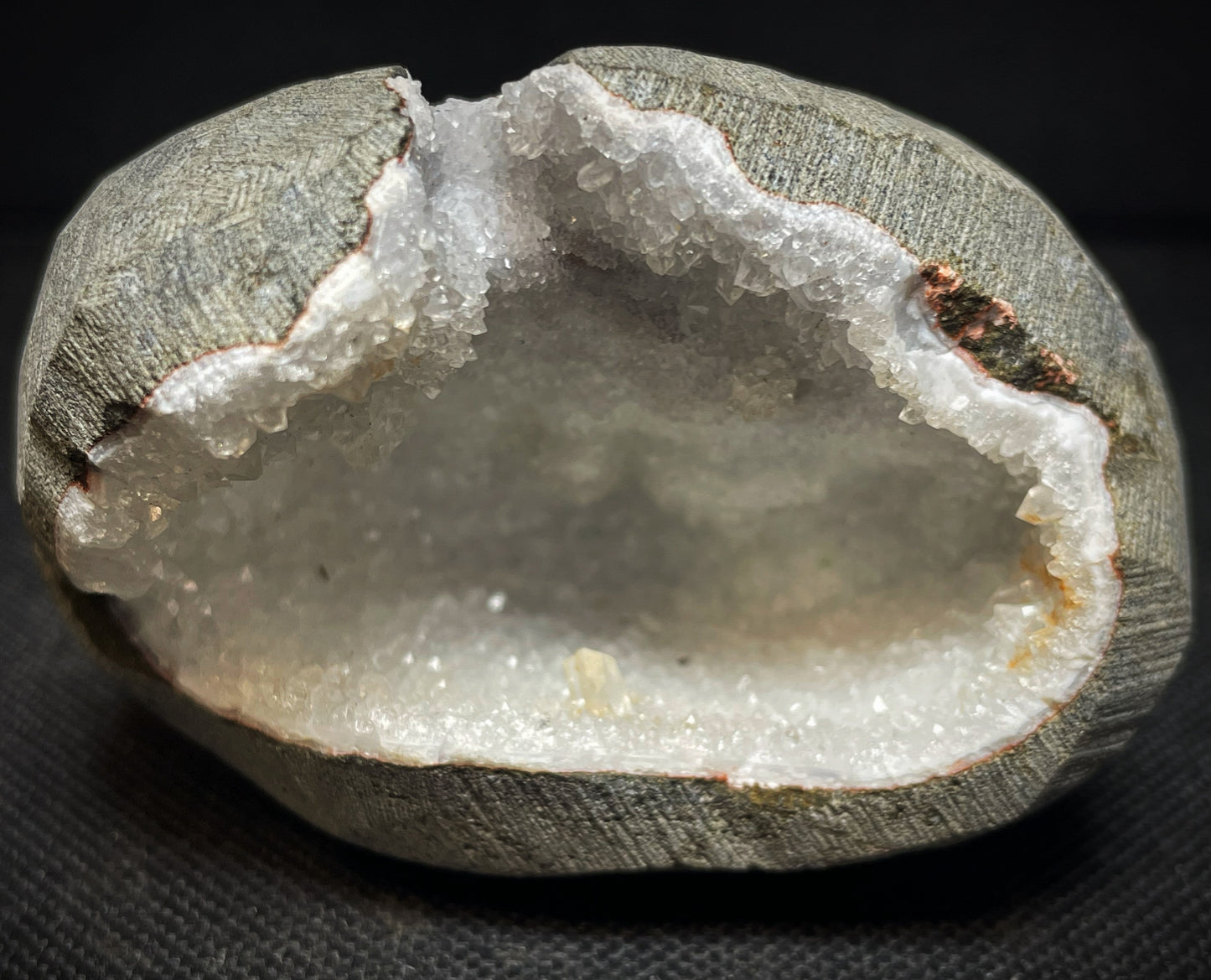 Outstanding Rare Druzy Chalcedony And Apophyllite Geode From Jalgaon District Maharashtra India Collectors Piece Home Décor
