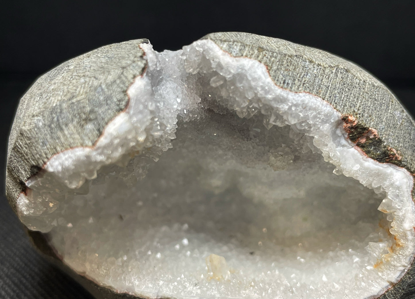 Outstanding Rare Druzy Chalcedony And Apophyllite Geode From Jalgaon District Maharashtra India Collectors Piece Home Décor