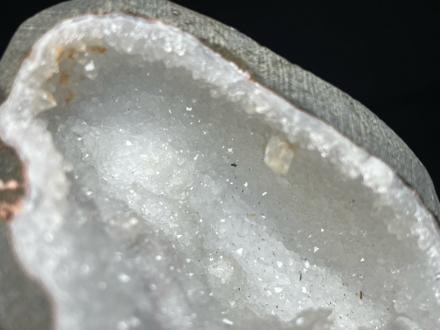 Outstanding Rare Druzy Chalcedony And Apophyllite Geode From Jalgaon District Maharashtra India Collectors Piece Home Décor