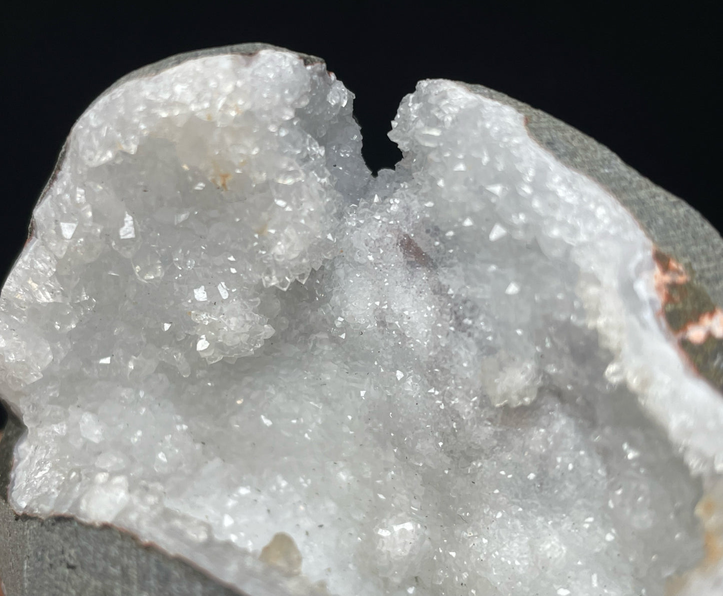 Outstanding Rare Druzy Chalcedony And Apophyllite Geode From Jalgaon District Maharashtra India Collectors Piece Home Décor
