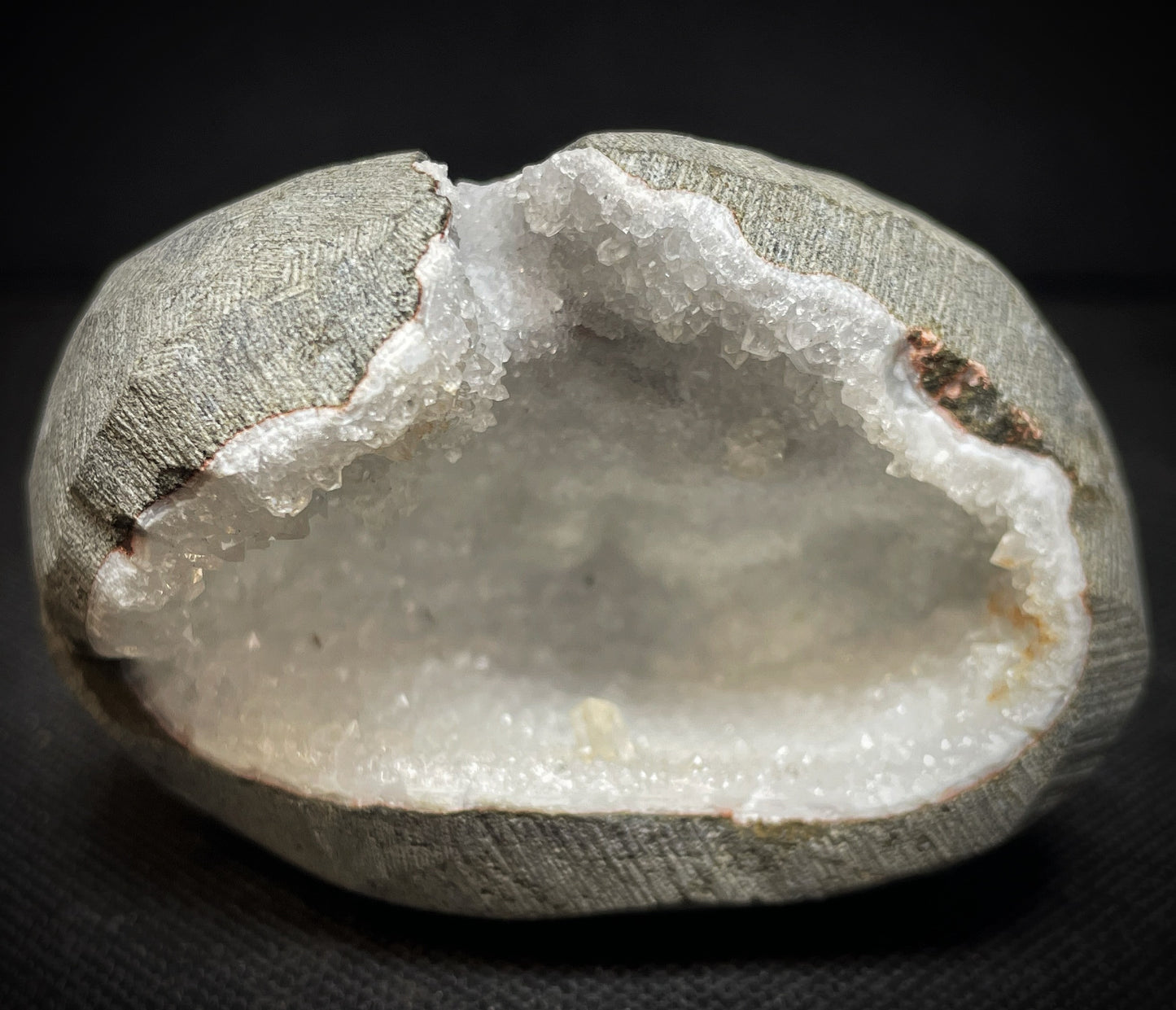 Outstanding Rare Druzy Chalcedony And Apophyllite Geode From Jalgaon District Maharashtra India Collectors Piece Home Décor