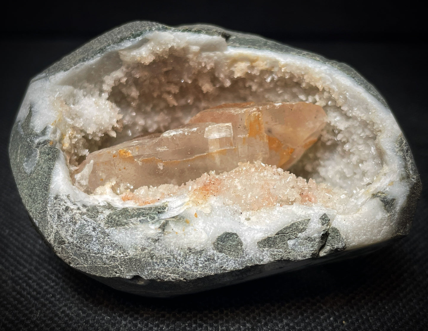 Outstanding Rare Druzy Chalcedony And Phillipsite Geode From Jalgaon District Maharashtra India Collectors Piece Home Décor