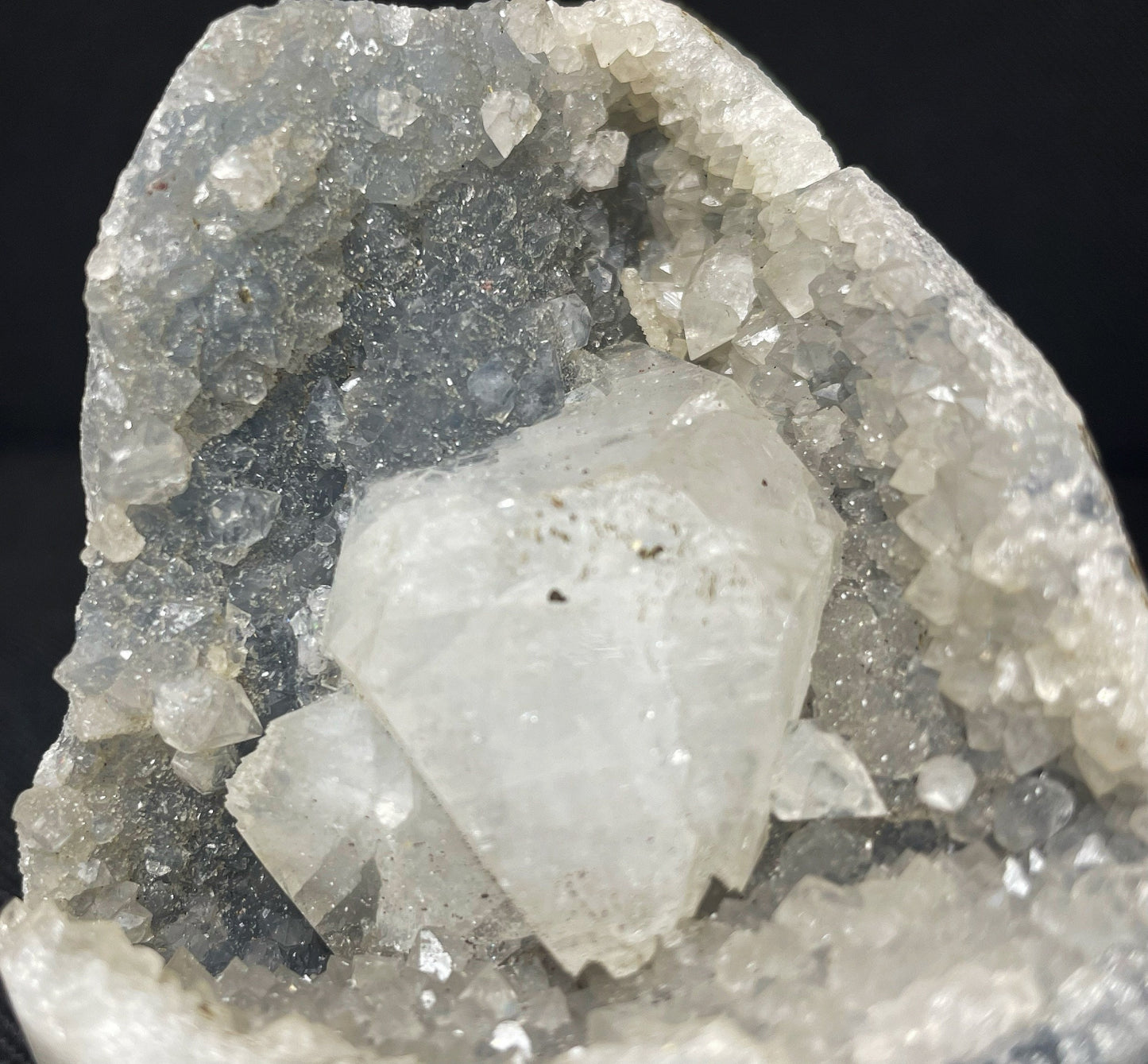 Outstanding Rare Apophyllite And Druzy Chalcedony Geode From Jalgaon District Maharashtra India Collectors Piece Home Décor