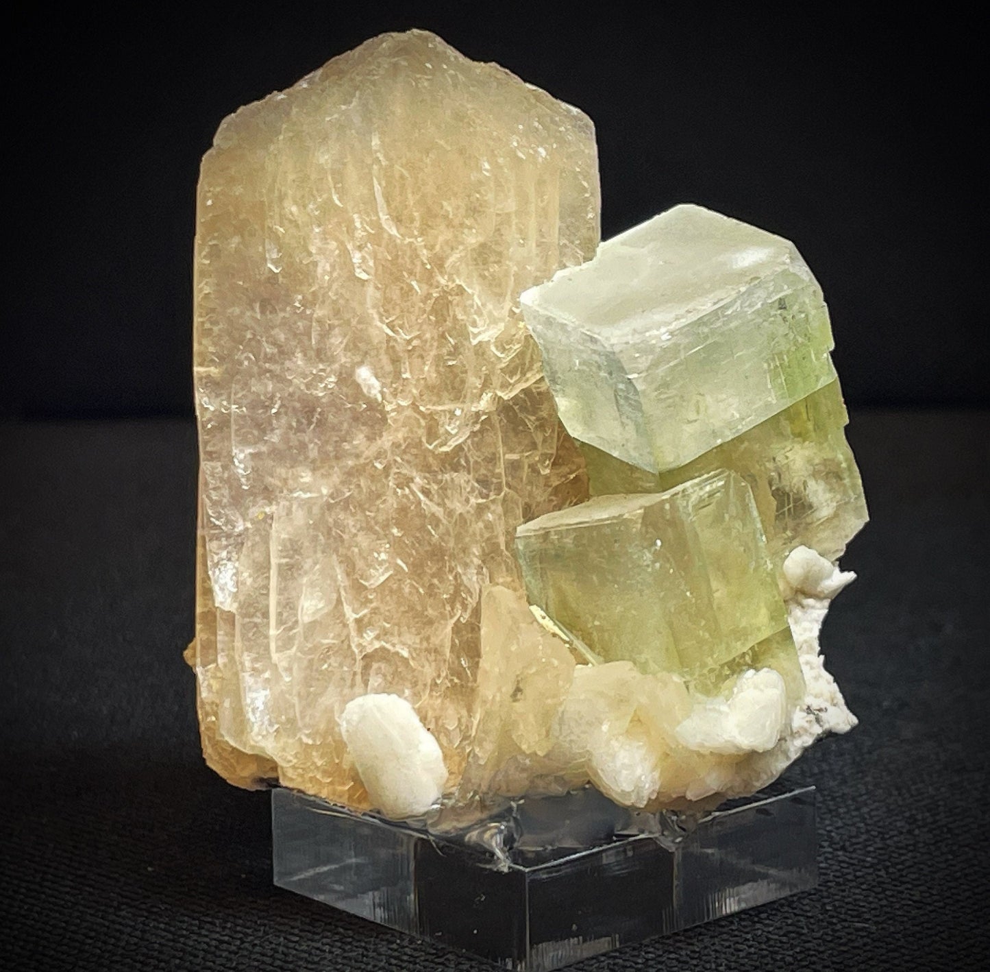 Cubed Apophyllite And Stilbite From Jalgaon District Maharashtra India Collectors Piece Home Décor