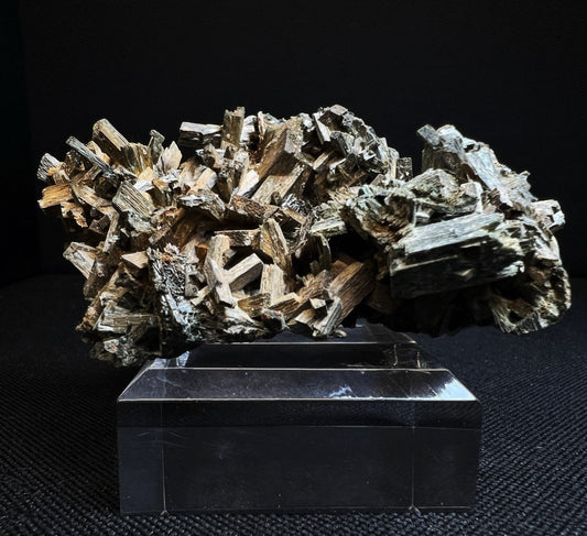 Uralite Mineral From Alaska (Stand Included) Collectors Piece, Home Décor